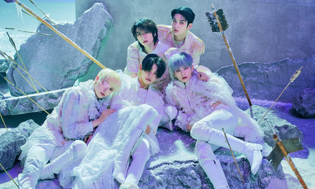 El grupo de Kpop, TXT, prepara un nuevo lanzamiento, sin embargo su álbum anterior The Chaos Chapter: FREEZE permanece en el Billboard 200. El grupo de Kpop, TXT, prepara un nuevo lanzamiento, sin embargo su álbum anterior The Chaos Chapter: FREEZE permanece en el Billboard 200.