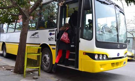 Este jueves, las autoridades de la comisión de Transporte de la Cámara de Diputados de la Nación concurrirán a la comisión de Presupuesto para acelerar el tratamiento del proyecto (que cuenta con dictamen de Transporte) que incrementa las partidas de subsidios a 59.500 millones de pesos. Este jueves, las autoridades de la comisión de Transporte de la Cámara de Diputados de la Nación concurrirán a la comisión de Presupuesto para acelerar el tratamiento del proyecto (que cuenta con dictamen de Transporte) que incrementa las partidas de subsidios a 59.500 millones de pesos.