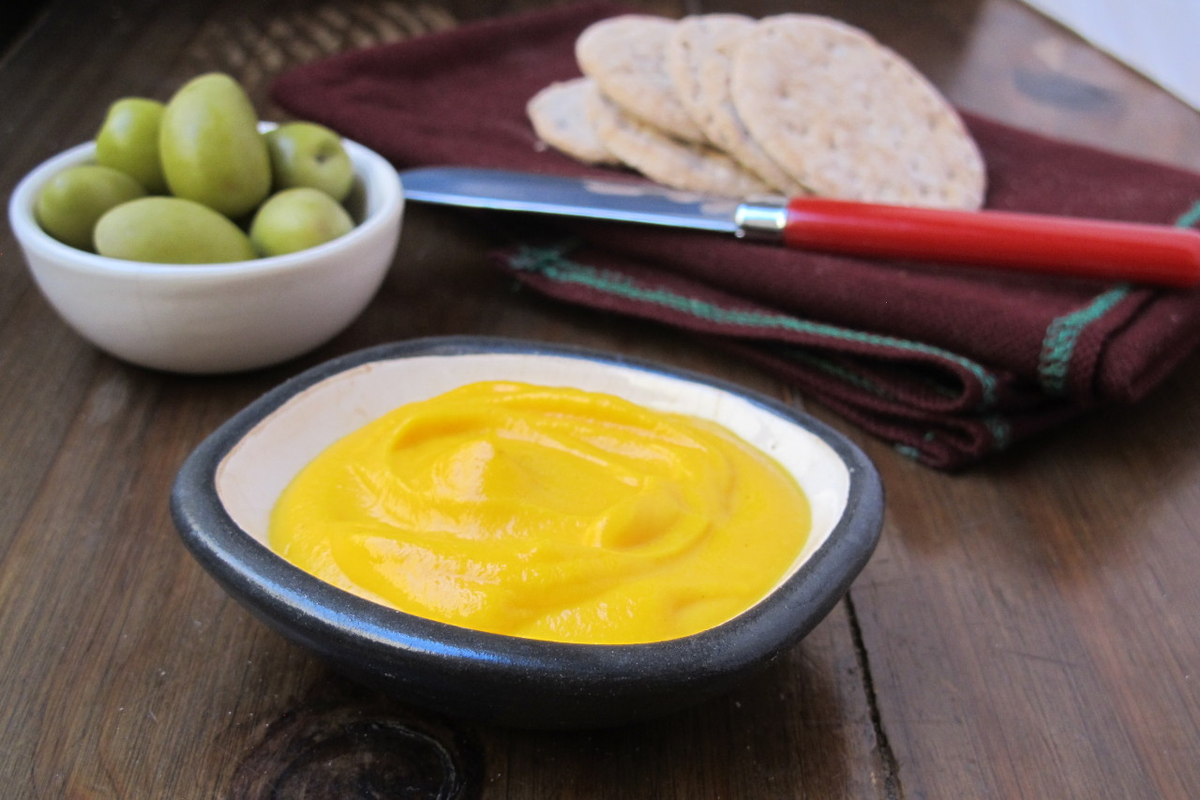 La mayonesa de zanahoria es una excelente opción para acompañar ensaladas, carnes y otros platos. La mayonesa de zanahoria es una excelente opción para acompañar ensaladas, carnes y otros platos.