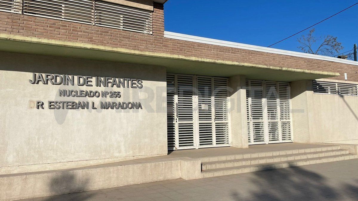 Es la tercera vez en poco tiempo que el jardín de infantes Laureano Maradona sufre un robo. Es la tercera vez en poco tiempo que el jardín de infantes Laureano Maradona sufre un robo.
