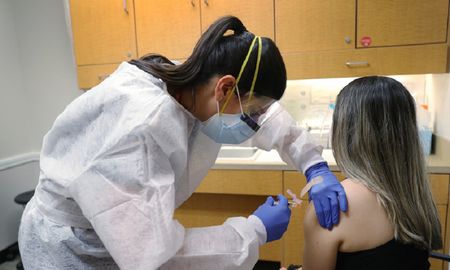 Es una de las compañías en carrera para obtener la vacuna contra el coronavirus Fuente: AFP Es una de las compañías en carrera para obtener la vacuna contra el coronavirus Fuente: AFP