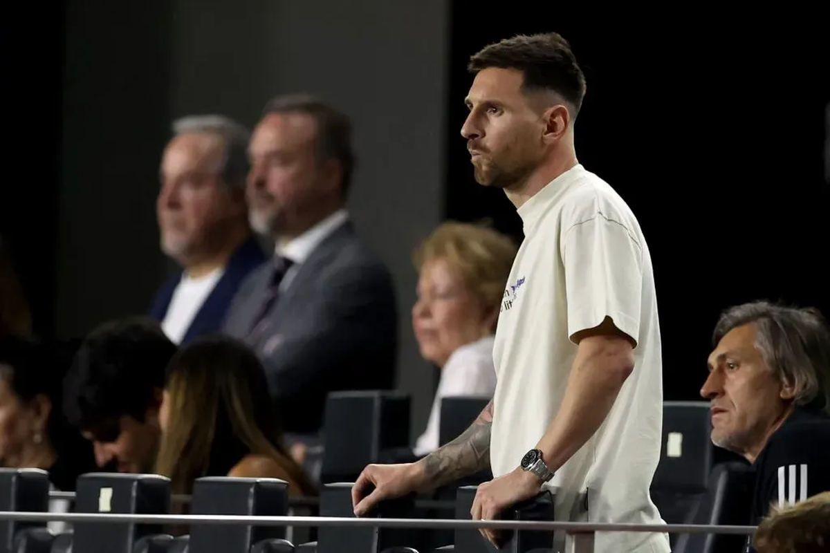 Lionel Messi siguiendo el partido del Inter Miami vs. Rayados desde una de las plateas del DRV PNK Stadium. Lionel Messi siguiendo el partido del Inter Miami vs. Rayados desde una de las plateas del DRV PNK Stadium.