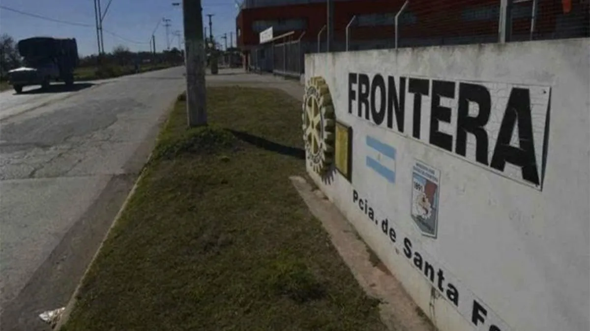 Un hombre de 27 años fue asesinado de 14 disparos de arma de fuego en la localidad santafesina de Frontera. Un hombre de 27 años fue asesinado de 14 disparos de arma de fuego en la localidad santafesina de Frontera.