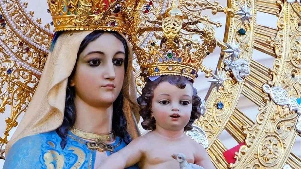 La Virgen del Pilar es una de las advocaciones más antiguas de la Virgen María. La Virgen del Pilar es una de las advocaciones más antiguas de la Virgen María.