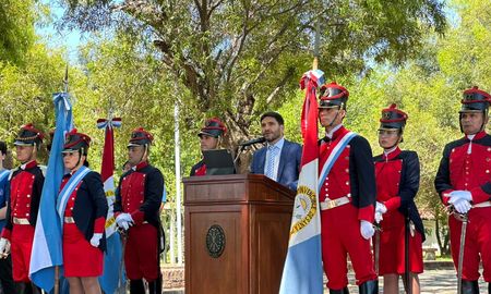 Pullaro manifestó “el enorme honor de ser el gobernador de la Invencible provincia de Santa Fe. Pullaro manifestó “el enorme honor de ser el gobernador de la Invencible provincia de Santa Fe.