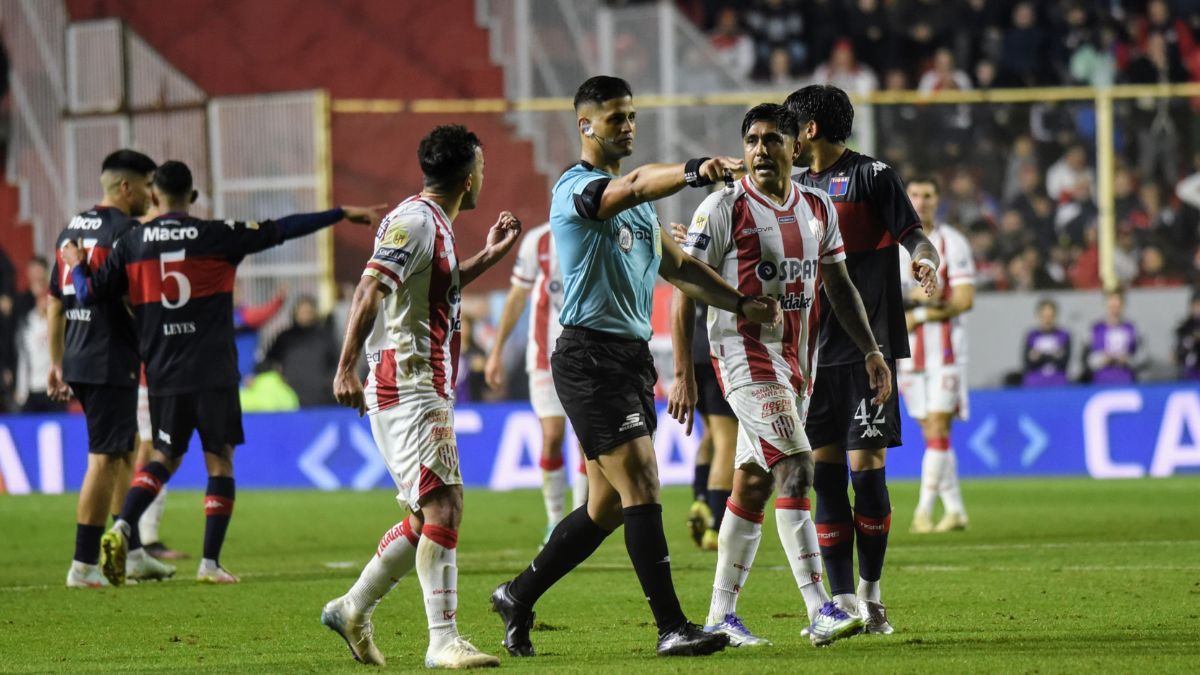 Bryan Ferreyra anuló el gol de Gamba por una falta previa de Tarragona.