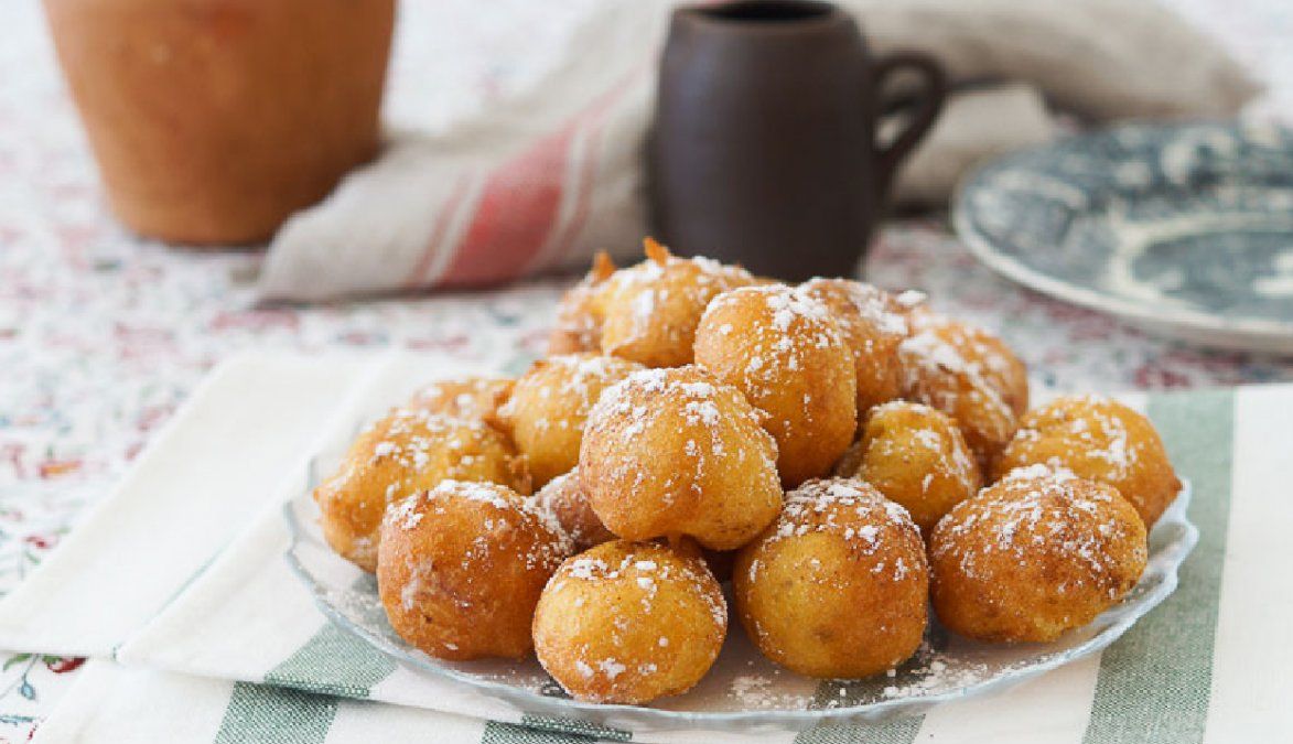Cómo prepara buñuelos caseros para una tarde de frío