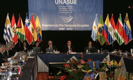 el gobierno evalua retirar a la argentina de la unasur el gobierno evalua retirar a la argentina de la unasur