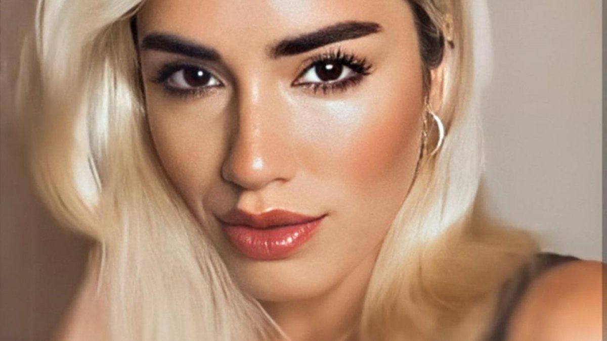 Se difndió un video de Lali haciendo una particular seña.&nbsp;