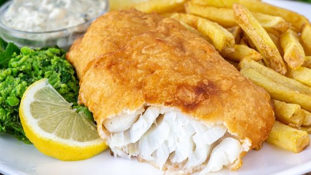 Los cocineros dicen: El pescado frito no se hace con pan rallado ni huevo. Los cocineros dicen: El pescado frito no se hace con pan rallado ni huevo.
