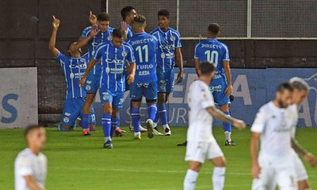 Godoy Cruz sorprendió a Racing y lo goleó 4-2 en Avellaneda por la Copa de la Liga. Godoy Cruz sorprendió a Racing y lo goleó 4-2 en Avellaneda por la Copa de la Liga.