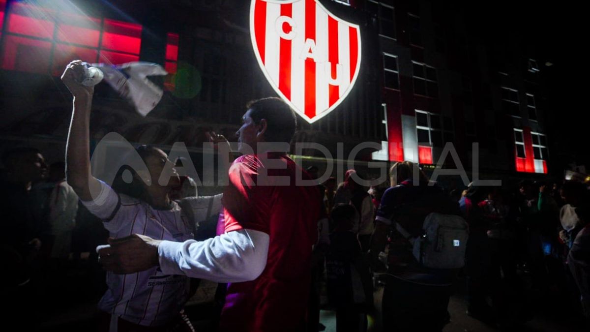 Unión celebra sus 118 años de vida con una gran fiesta en la sede del club