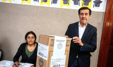 La provincia de Jujuy elegirá este domingo a los representantes para ocupar tres bancas en la Cámara de Diputados de la Nación. La provincia de Jujuy elegirá este domingo a los representantes para ocupar tres bancas en la Cámara de Diputados de la Nación.