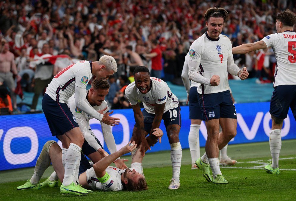 Inglaterra le dio vuelta el partido a Dinamarca y se metió en la final de la Eurocopa.