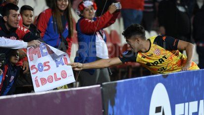 Club Atlético Unión: Santiago Mele le regaló sus guantes a la hinchada