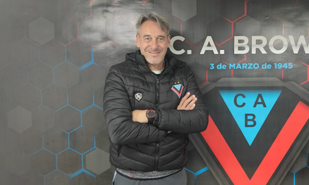 Jorge Vivaldo palpitó el partido contra Colón y definió como será para Brown de Adrogué Jorge Vivaldo palpitó el partido contra Colón y definió como será para Brown de Adrogué