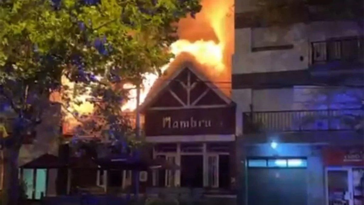 Voraz incendio en una conocida hamburguesería de Mar del Plata