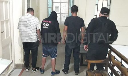 Tres de los cuatro detenidos que circulaban en el auto Tres de los cuatro detenidos que circulaban en el auto
