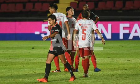 Independiente derrotó 2-1 a Colón en Santa Fe y clasificó a la Zona Campeonato de la Copa Diego Maradona. Independiente derrotó 2-1 a Colón en Santa Fe y clasificó a la Zona Campeonato de la Copa Diego Maradona.