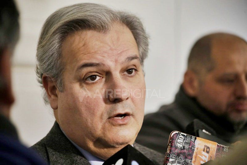 Pablo Farías pidió aguardar hasta la semana próxima para seguir de cerca el estado de salud de Miguel Lifschitz y recién entonces tomar decisiones.