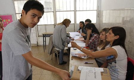 Santa Fe es la única provincia del país sin ley de voto joven. Santa Fe es la única provincia del país sin ley de voto joven.