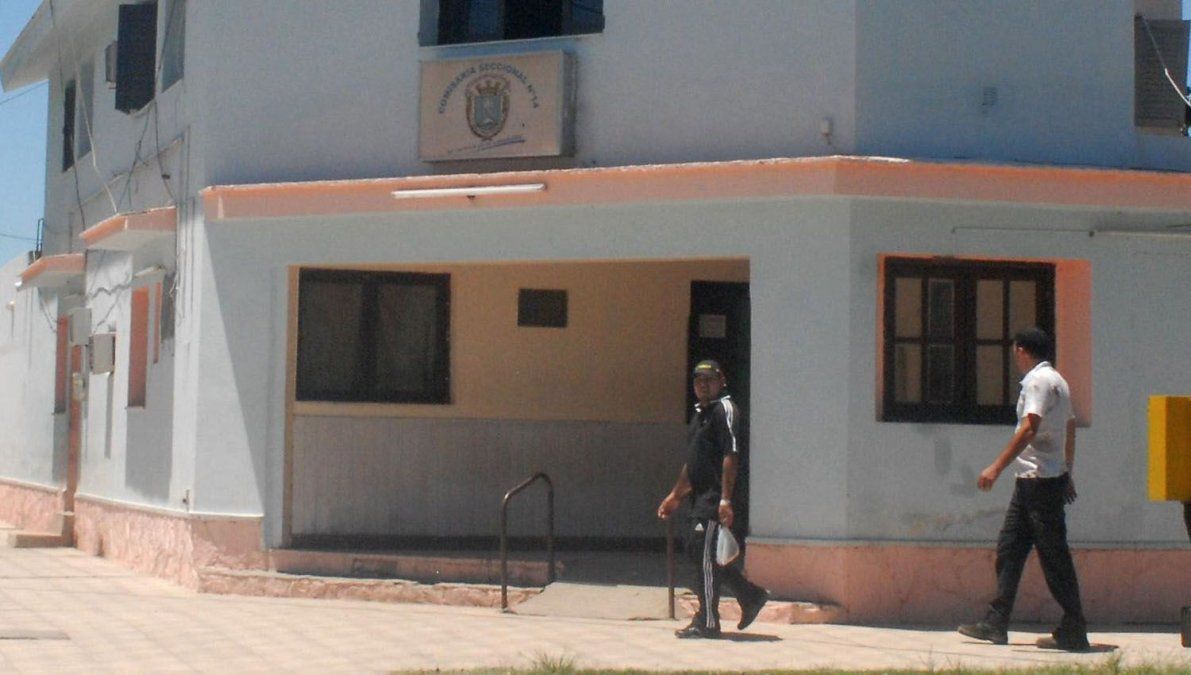 Le pidió $ 1.000 para ir a un motel y una vez allí le robó todo lo que tenía