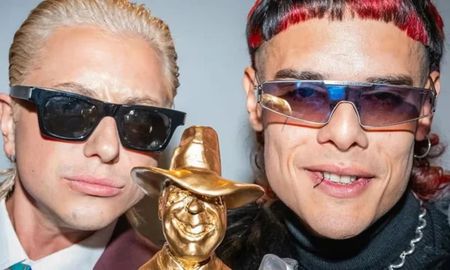 Ca7riel y Paco Amoroso sorprendieron a todos con su festejo al ganar el Gardel de Oro Ca7riel y Paco Amoroso sorprendieron a todos con su festejo al ganar el Gardel de Oro