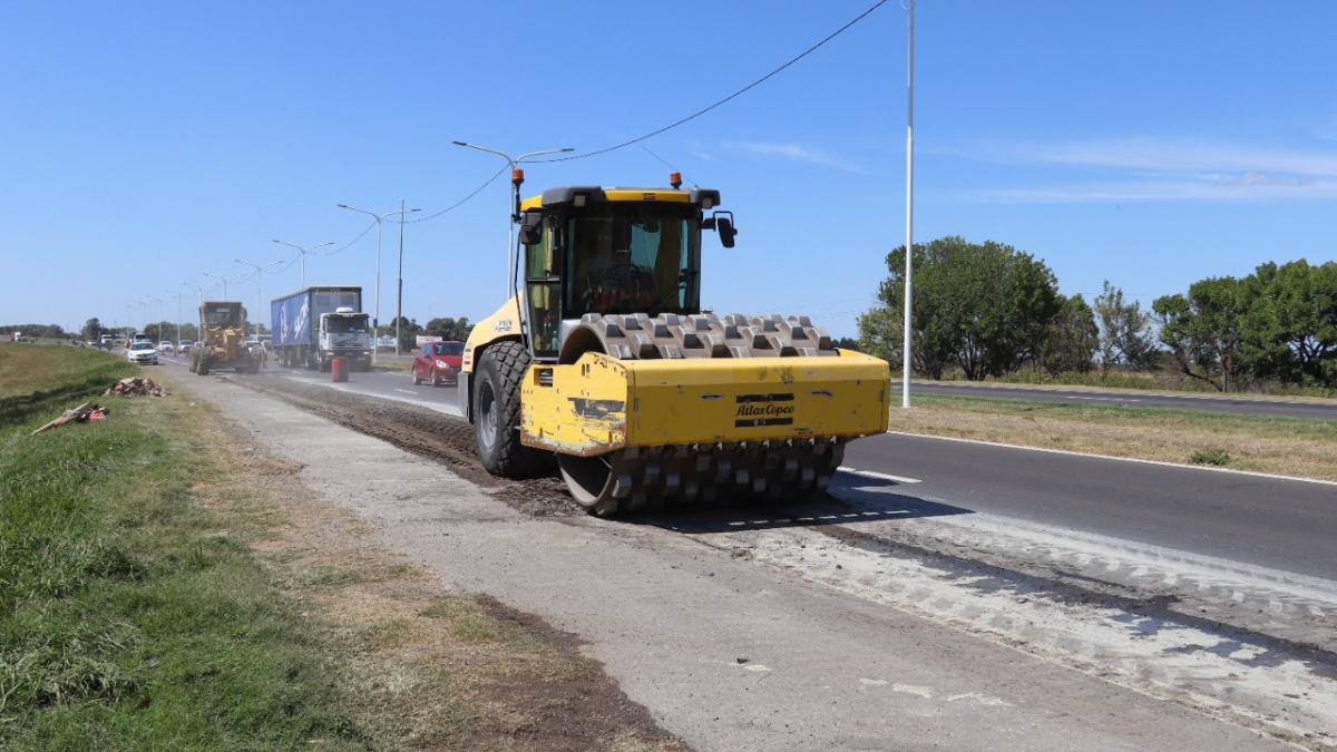 La inversión total en bacheo de rutas roza los 3.000 millones de pesos.