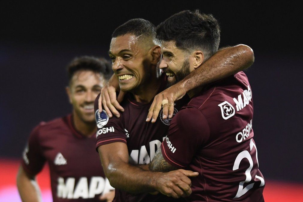 Lanús dio el primer golpe como visitante