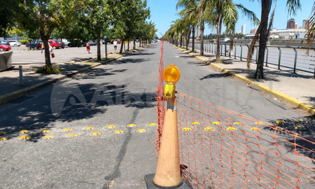 Desde el Puerto, solicitan a la gente no circular ni acercarse a menos de 10 metros del borde del muelle que se desmoronó. Desde el Puerto, solicitan a la gente no circular ni acercarse a menos de 10 metros del borde del muelle que se desmoronó.