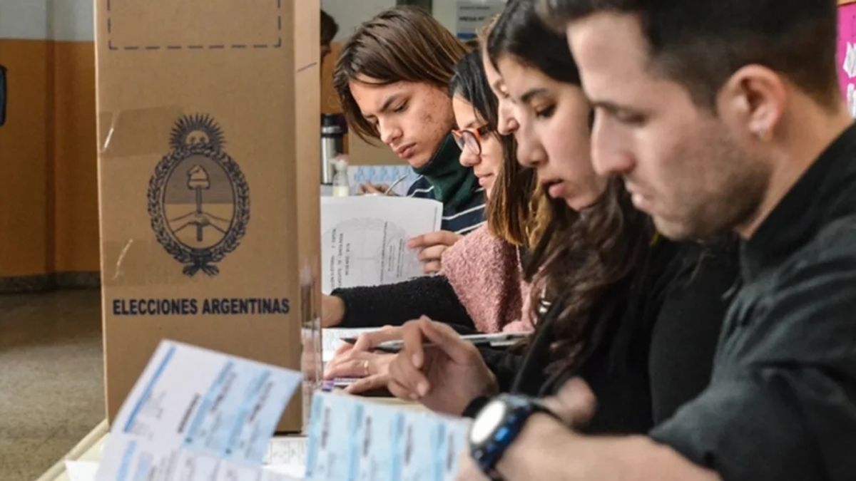 El Gobierno definió que pagará una suma adicional a las autoridades de mesa que trabajen el 22 de octubre a raíz de la devaluación ocurrida luego de las elecciones primarias. 