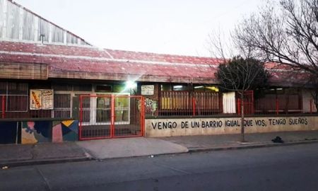 Fue hospitalizada tras ser atacada con elemento cortopunzante en Neuquén. Fue hospitalizada tras ser atacada con elemento cortopunzante en Neuquén.