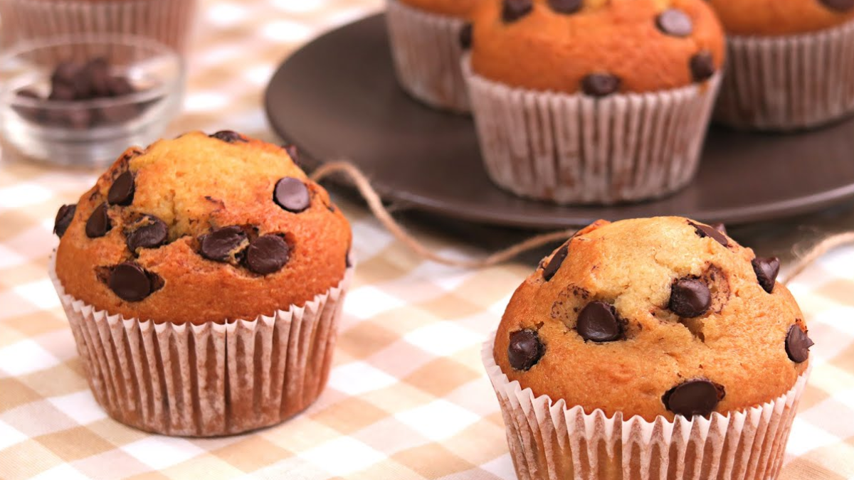 Magdalenas de naranja y chocolate: la receta sencilla para preparar cuando quieras