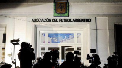Por videoconferencia, dirigentes de AFA se reúnen para discutir la vuelta de los entrenamientos grupales