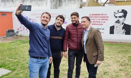 El presidente del Concejo de Venado Tuerto Juan Ignacio Pellegrini y el intendente Leonel Chiarella junto al diputado Maximiliano Pullaro y al senador Lisandro Enrico. El presidente del Concejo de Venado Tuerto Juan Ignacio Pellegrini y el intendente Leonel Chiarella junto al diputado Maximiliano Pullaro y al senador Lisandro Enrico.