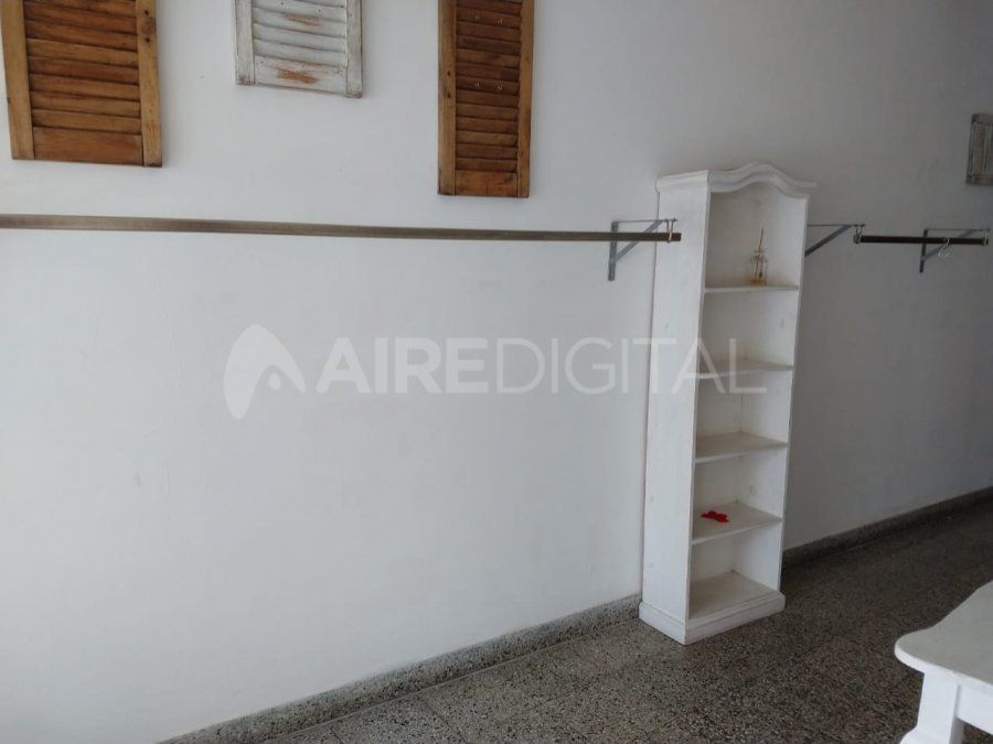 Los ladrones vaciaron un local en calle Iriondo al 2000