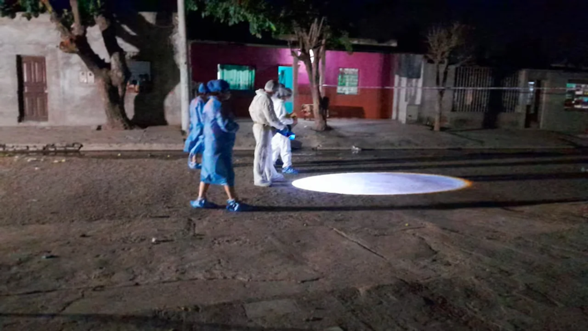 Murió la niña baleada en Tucumán y vecinos incendiaron la casa de los presuntos asesinos Murió la niña baleada en Tucumán y vecinos incendiaron la casa de los presuntos asesinos