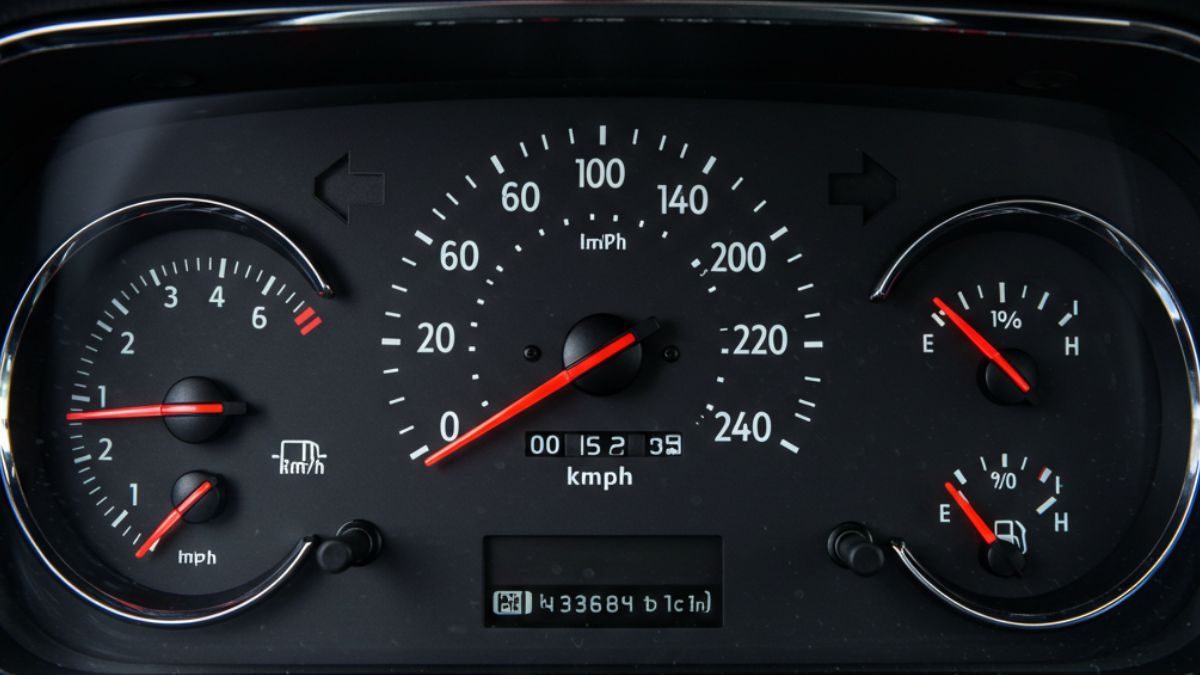 Además de controlar la velocidad, hay otras cosas que ayudan a que el combustible dure más. Además de controlar la velocidad, hay otras cosas que ayudan a que el combustible dure más.