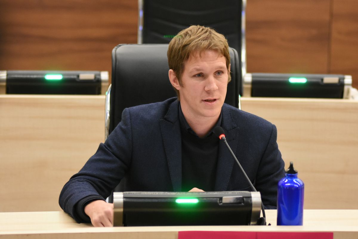 El exconcejal de Rosario contó en AIRE cómo transitó la enfermedad y cómo se recuperó. Un testimonio en el que pidió donar sangre para salvar vidas.