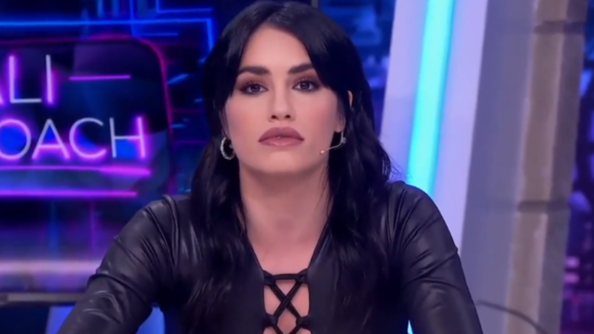 Lali Espósito cruzó a un televidente en un programa de España: Sos el ejemplo de un acosador