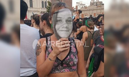 En Paraná, la marcha del 8M estuvo atravesada por el pedido de justicia por Fátima Florencia Acevedo y por políticas públicas de protección real a las víctimas de violencia de género En Paraná, la marcha del 8M estuvo atravesada por el pedido de justicia por Fátima Florencia Acevedo y por políticas públicas de protección real a las víctimas de violencia de género
