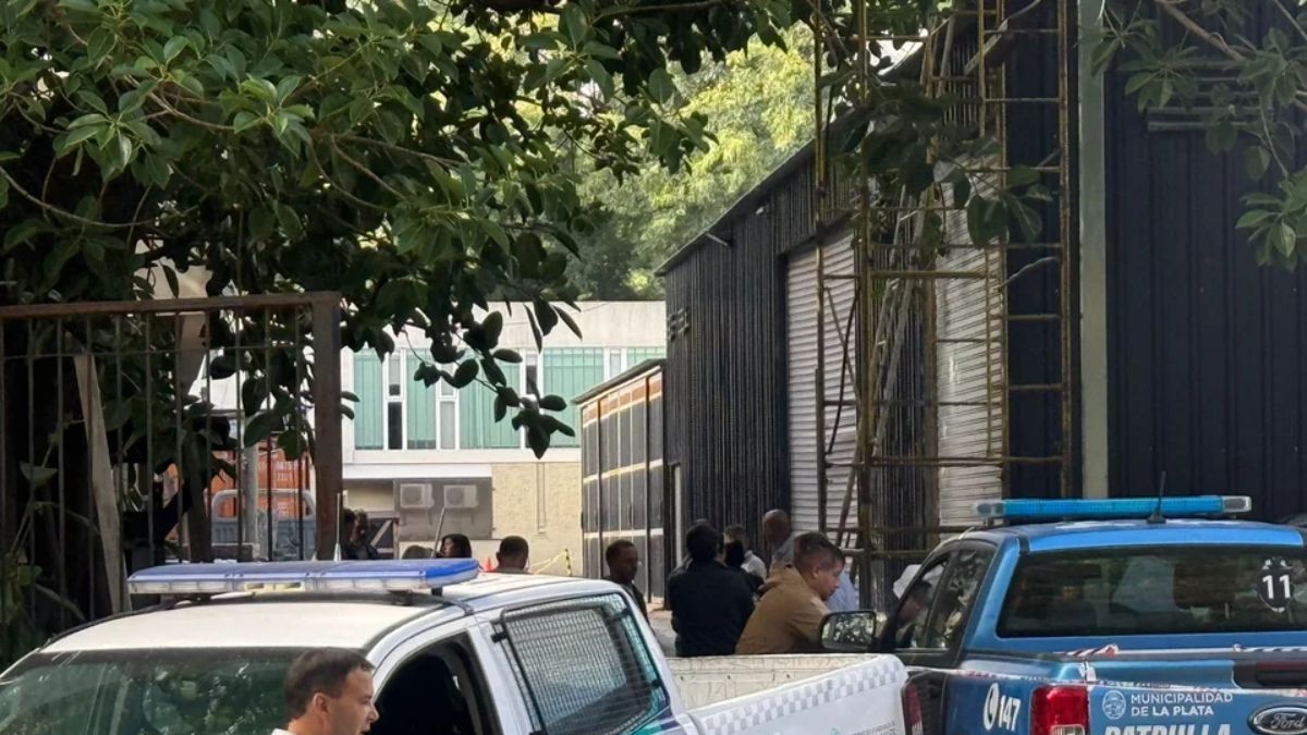 Hallaron muerta a una bebé en una obra de la UNLP.