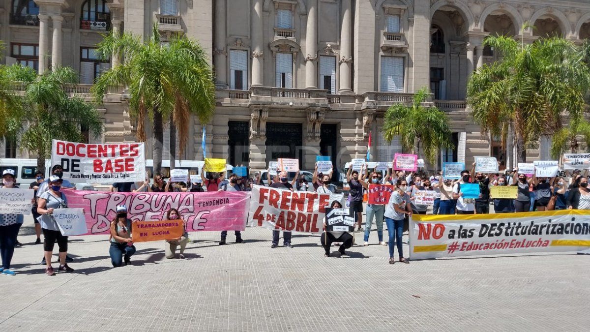 Los docentes reclaman participación activa en la mesa de negociación