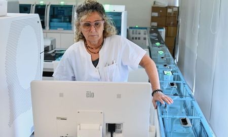 Con una inversión de $ 1.415 millones, el Ministerio de Salud renovó integralmente el Laboratorio del Cemafe. Con una inversión de $ 1.415 millones, el Ministerio de Salud renovó integralmente el Laboratorio del Cemafe.