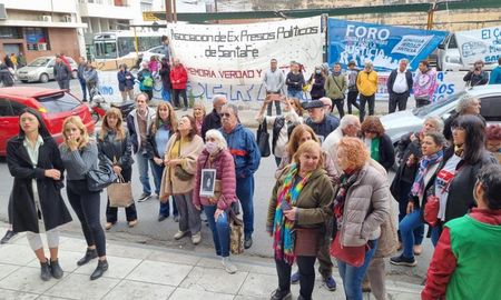 El Foro contra la Impunidad repudió los fallos del Tribunal Oral Federal en los sucesivos juicios por delitos de lesa humanidad. El Foro contra la Impunidad repudió los fallos del Tribunal Oral Federal en los sucesivos juicios por delitos de lesa humanidad.