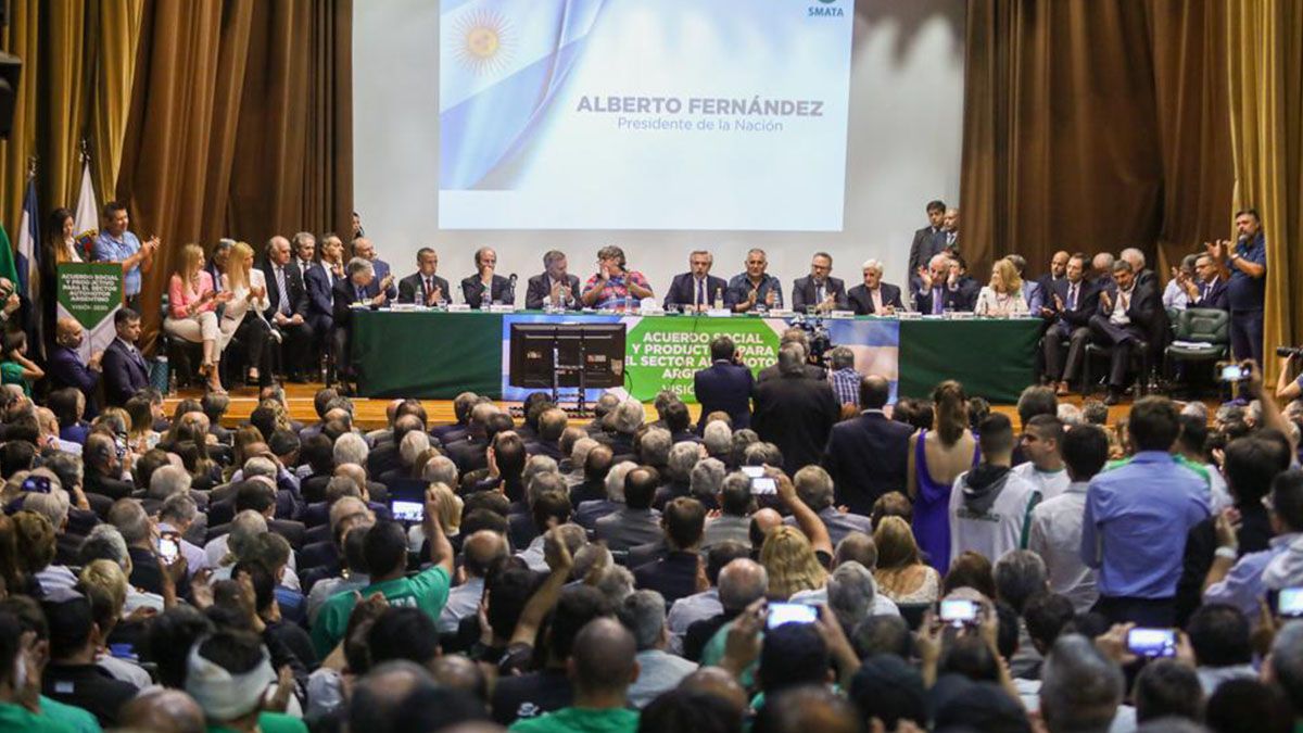 El Presidente encabezó el acto de presentación del Acuerdo Social y Productivo para el sector automotor