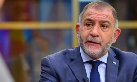 La movida está vinculada a su intención de convertirse en candidato a gobernador de Córdoba en 2027 por La Libertad Avanza. La movida está vinculada a su intención de convertirse en candidato a gobernador de Córdoba en 2027 por La Libertad Avanza.