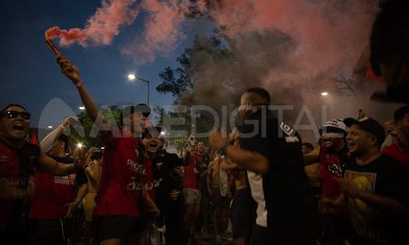 Los hinchas sabaleros llegaron en gran número a Uruguay. Los hinchas sabaleros llegaron en gran número a Uruguay.