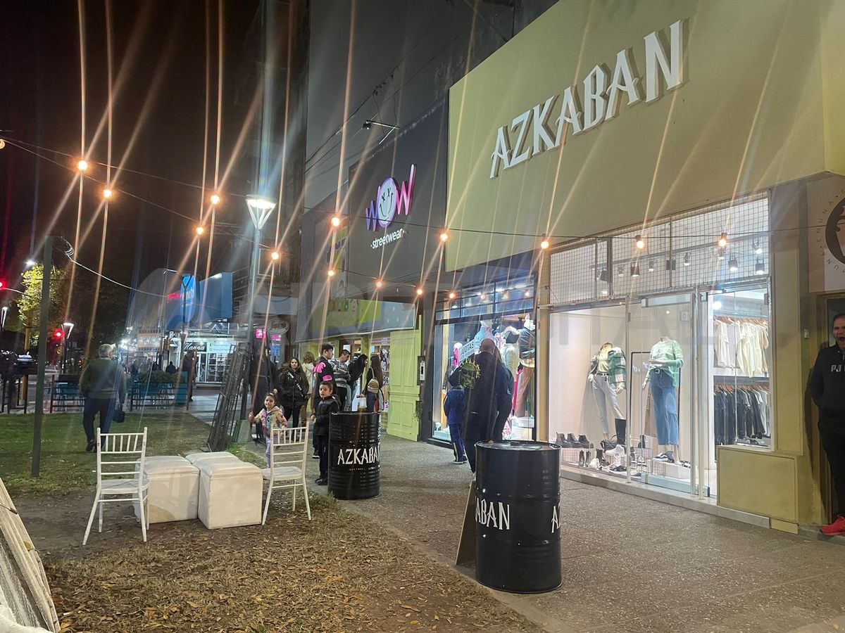 La ciudad de Santo Tomé disfrutó de la primera Kermesse comercial en la Avenida 7 de marzo. Los comerciantes aseguraron que fue una jornada exitosa.