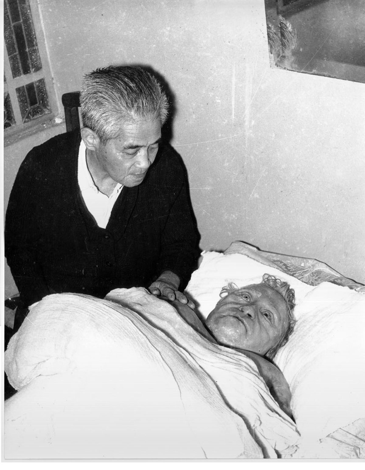 Una vez viudo, Katsusaburo Miyamoto comenzó la delicada tarea de conservar el cuerpo de su esposa con una técnica única que se llevó a la tumba.